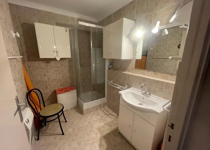 T2 Au Pied Des Pistes Avec Parking Prive - Fr-1-593-79